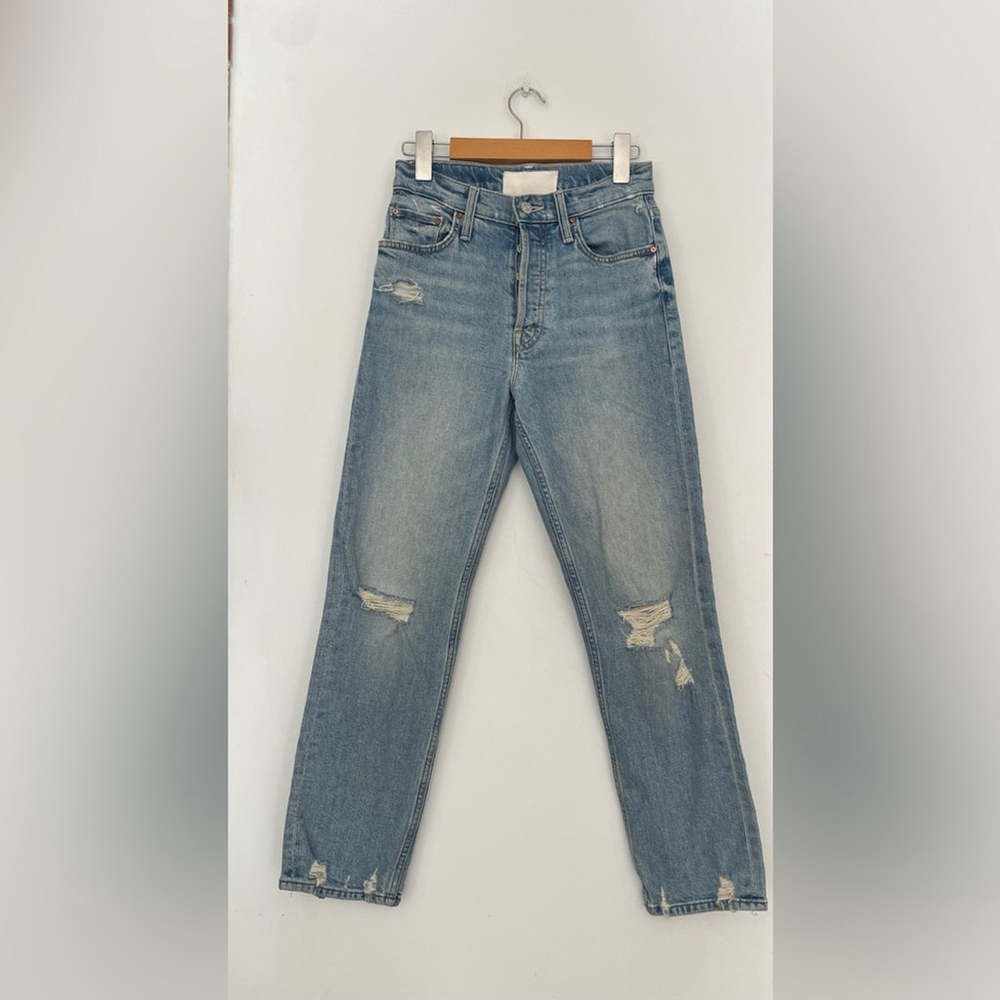 mother The Tomcat in The Confession
Light Blue Distressed Jeans 24 - Picture 12 of 12